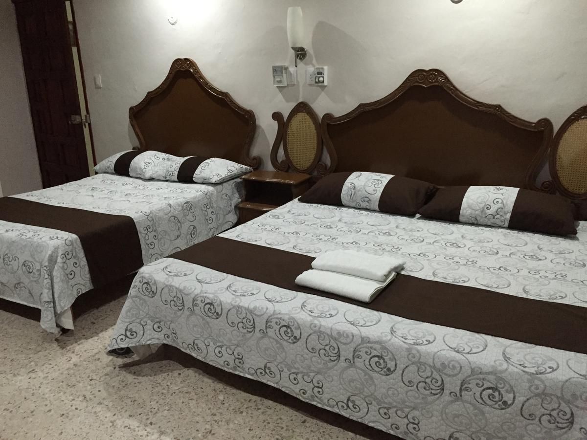 Hostal Kin-Beh Albergue Valladolid  Exterior foto