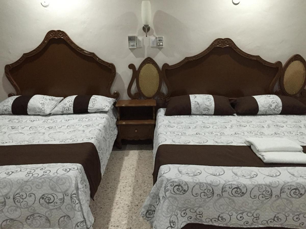 Hostal Kin-Beh Albergue Valladolid  Exterior foto